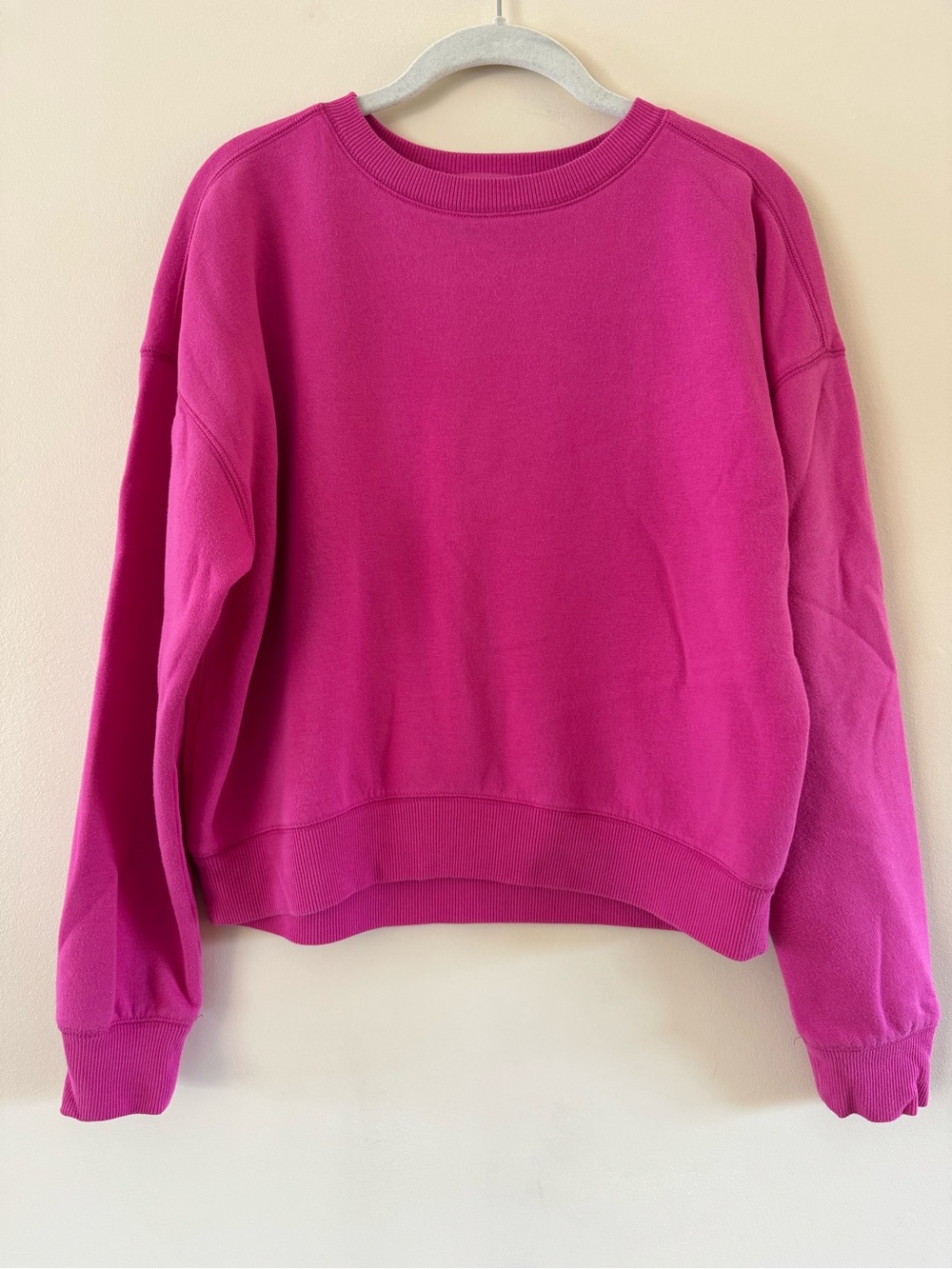 Universal Thread Women's Hot Pink Crewneck Sweatshirt